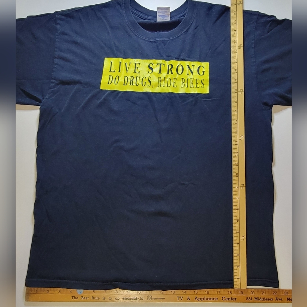 LIVE STRONG⚡️Do Drugs, Ride Bikes🚴‍♂️ tee - Picture 4 of 6